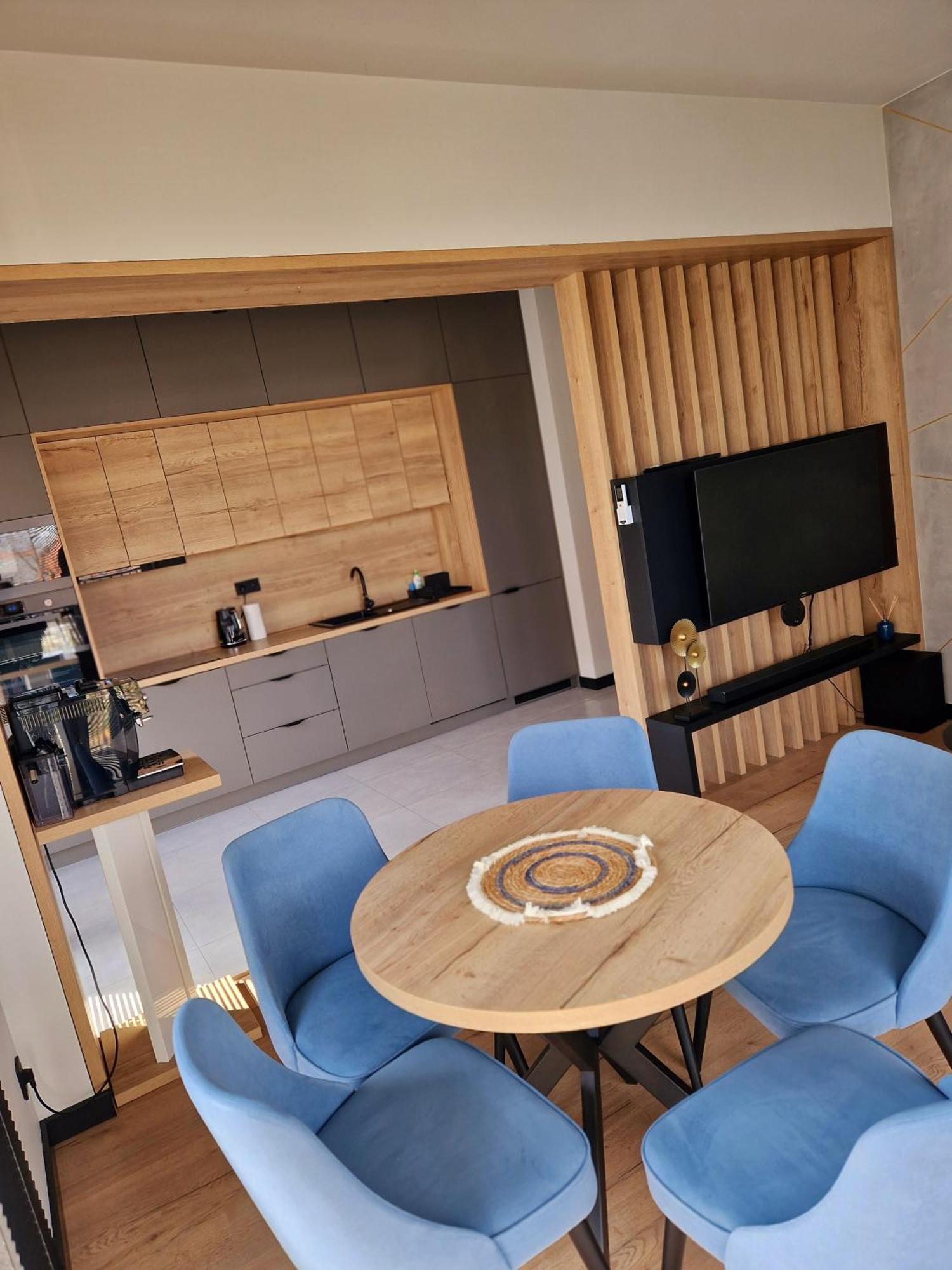 Prestige-28 Lägenhet Zator Exteriör bild