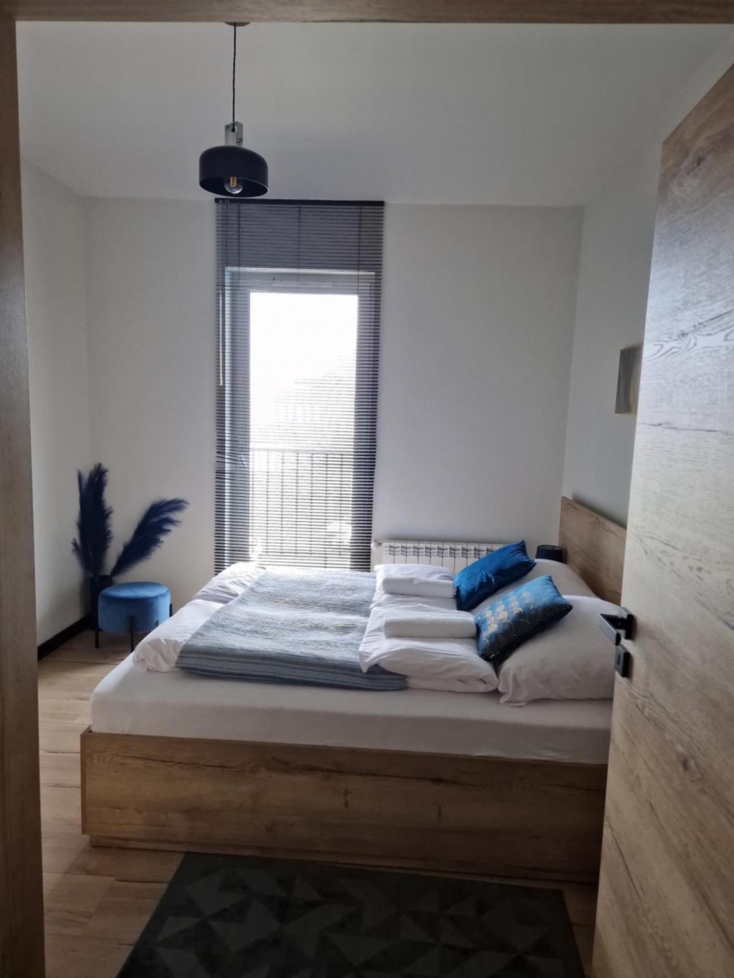Prestige-28 Lägenhet Zator Exteriör bild